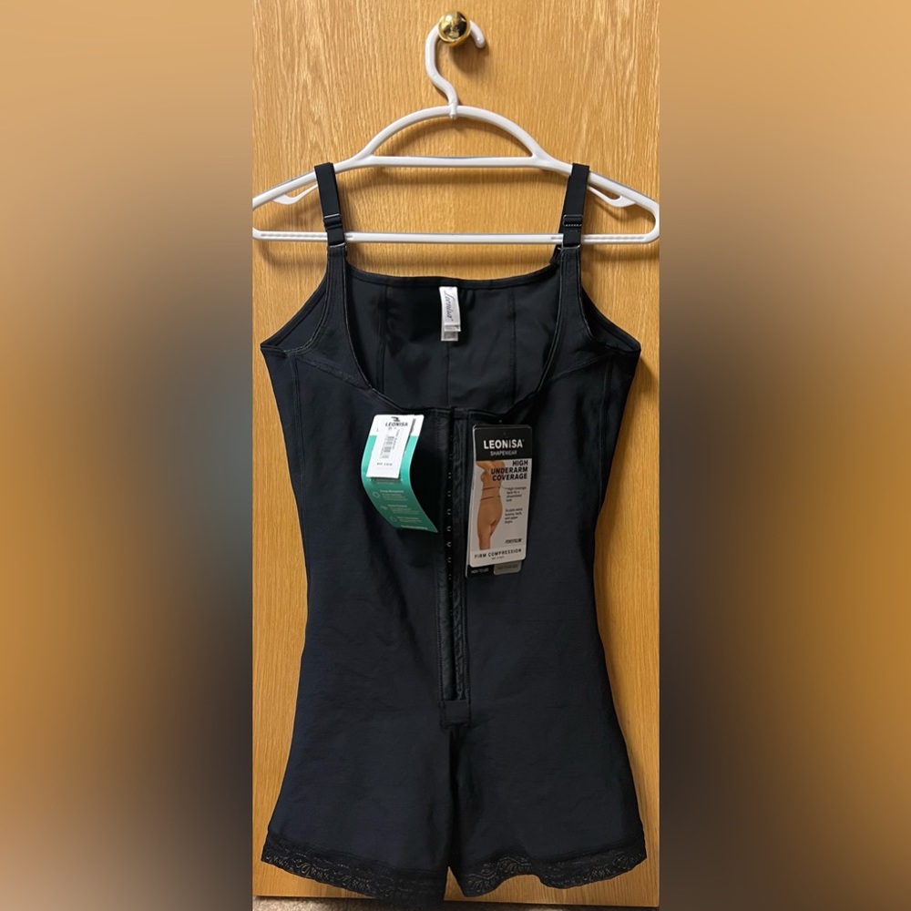 LEONISA SHAPEWEAR
